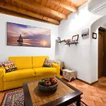 Casa Laura Saló